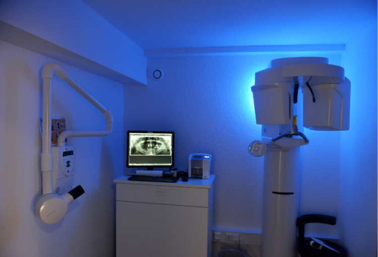 Praxis & Mitarbeiter >  | Zahnarztpraxis Dr. Heinz J. Weykamp - in Emmerich und Umgebung